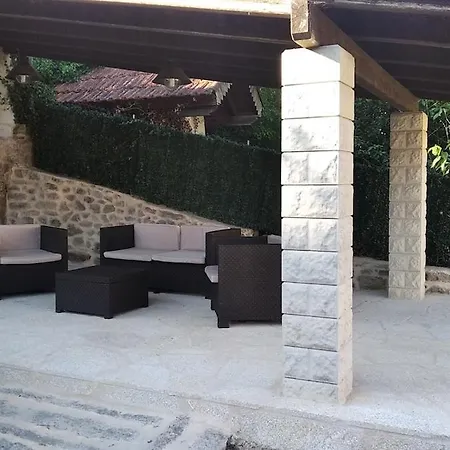Casa *